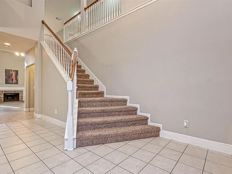 11011 Sprucedale Ct — Photo 3
