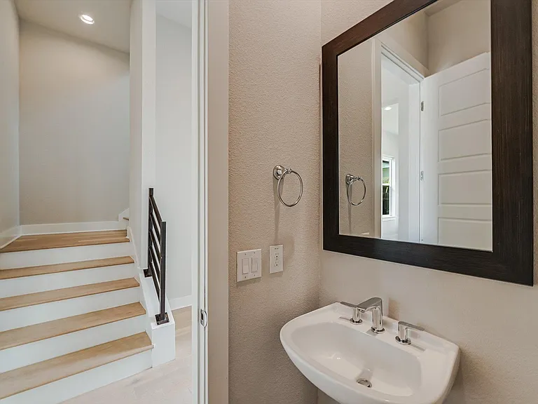 6133 Florencia Ln — Photo 17