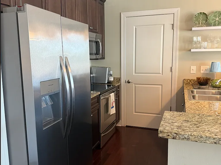 301 E Tremont Ave E #202 — Photo 7