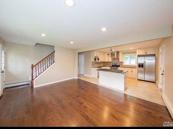 3rd image of 12 Bishop Ln