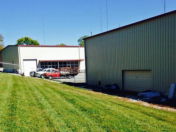 2nd image of 505 Dutch Valley Dr