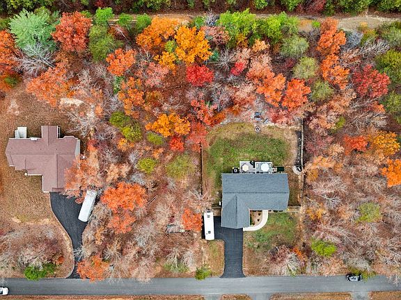 3rd image of Pinehurst Dr