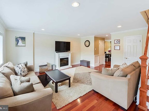 2nd image of 3642 Canby Dr