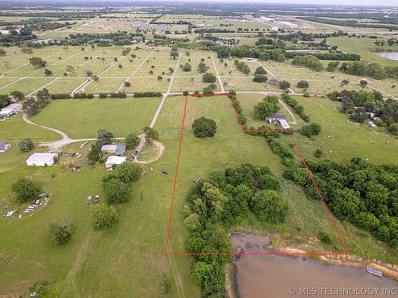 5th image of Cemetery Rd