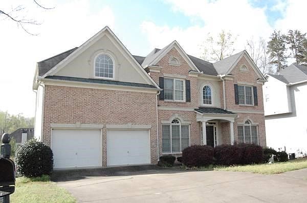 2nd image of 3505 Renaissance Cir