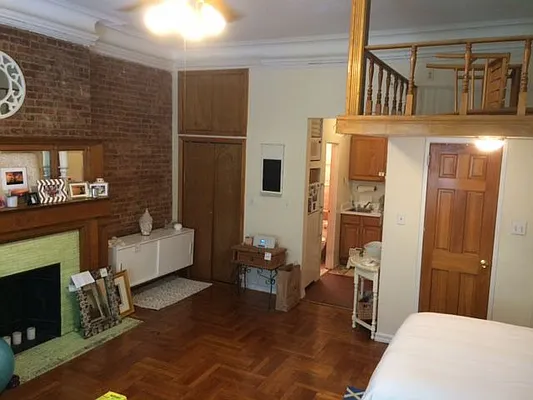 Rented by John Downey, LREB | media 22