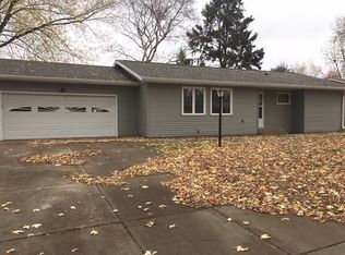 702 Dwight St, Chippewa Falls, WI 54729