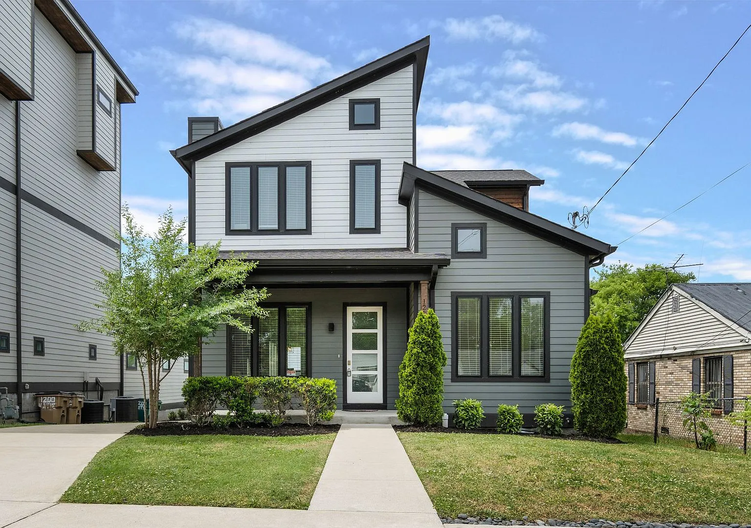 East Nashville Rental with Downtown Views! — Photo 1