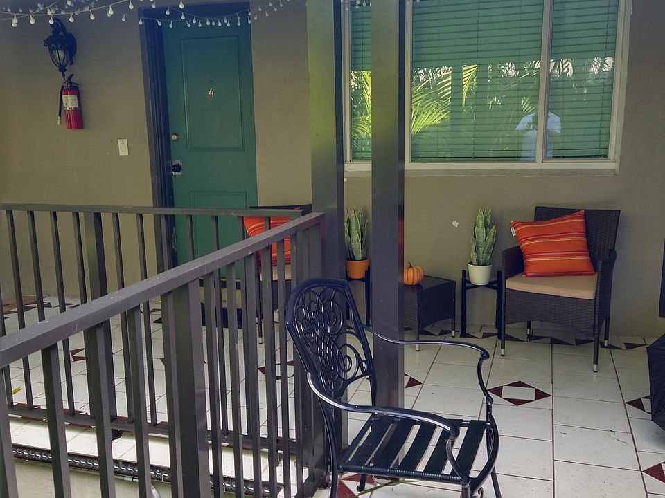 1st image of 8200 Byron Ave #1
