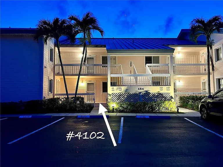 484 NE Plantation Rd #4102 — Photo 31