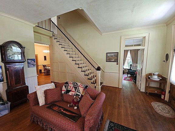5th image of 2306 E Pinhook Rd