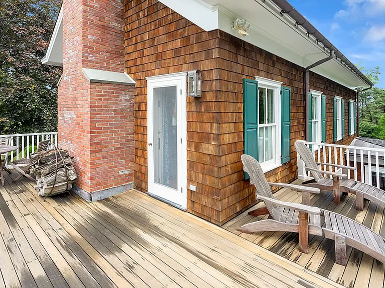 703 Flying Point Rd — Photo 10