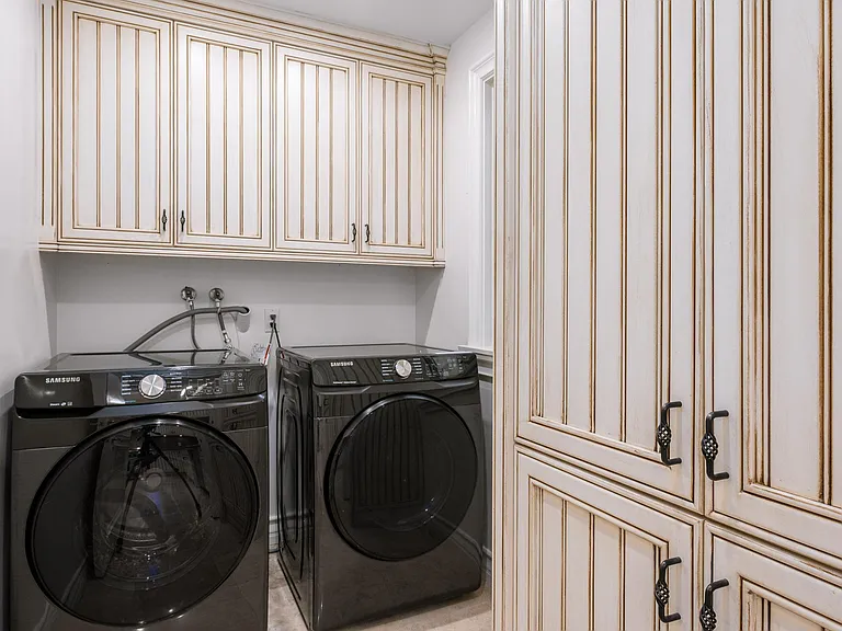 2334 Benedict Canyon Dr — Photo 15
