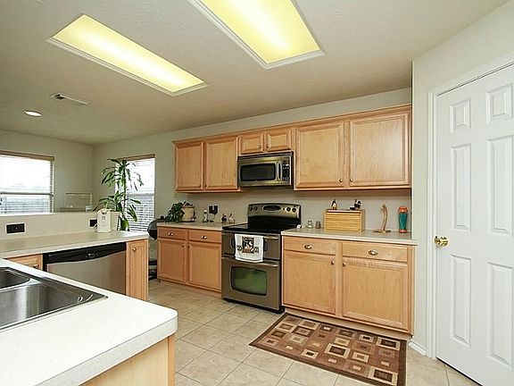 Great Kitchen.  Lots of cabinet and counter space.