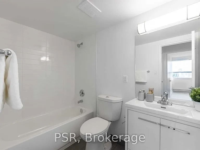 240 Markland Dr #706 — Photo 14