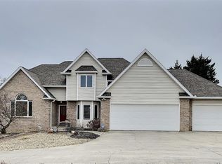 1721 Sams Dr, Dandridge, TN 37725