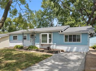 707 Village Square Dr, Hazelwood, MO 63042