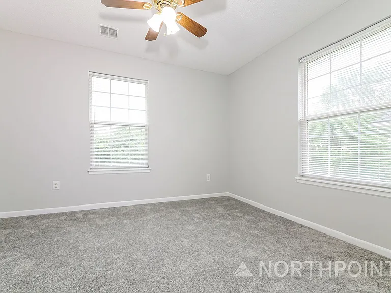 4211 Woodland Ave — Photo 11