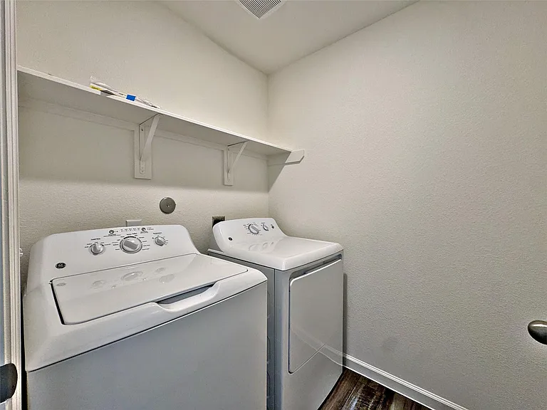 8431 Vacek Crossing Way — Photo 39