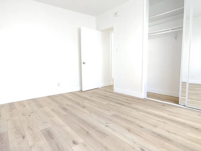 3820 Frances Ave — Photo 6