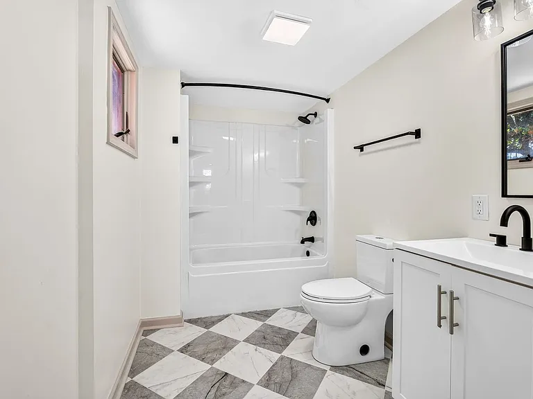 4928 Durant Ave — Photo 12