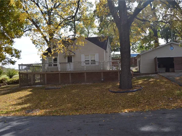 1029 Johnson Dr, Neosho, MO 64850