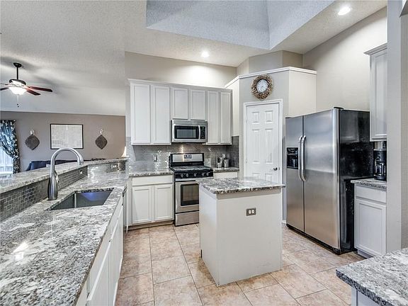 5th image of 5112 Highlands Dr