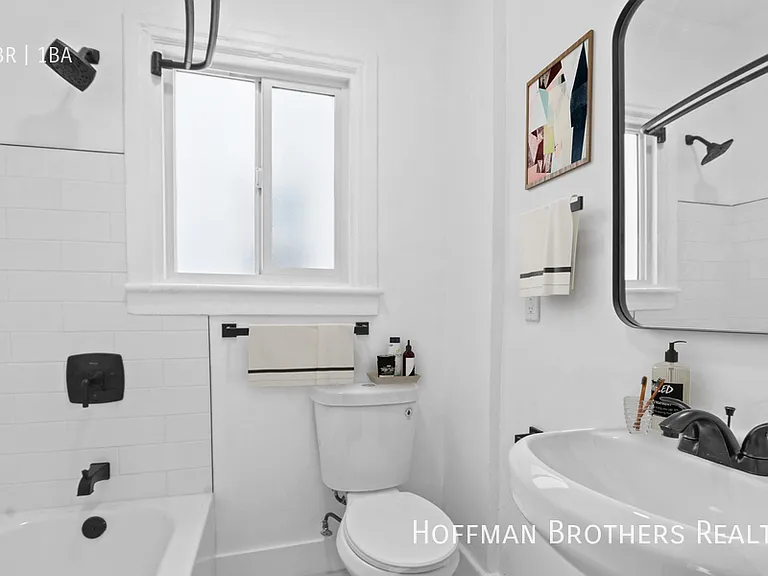 1344 W 4th St #7 — Photo 11