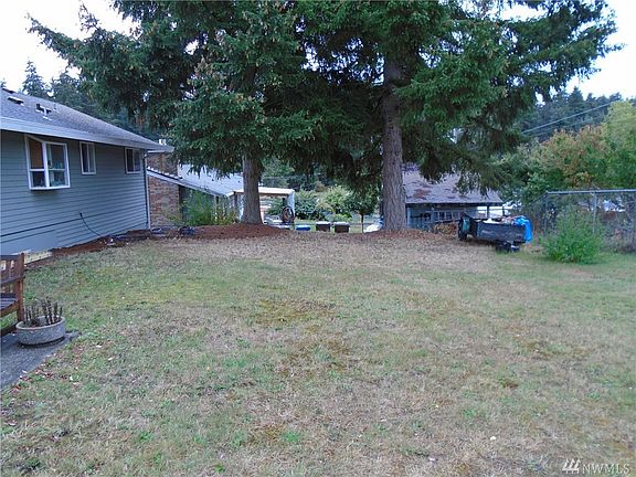 5th image of 1922 E 60th St