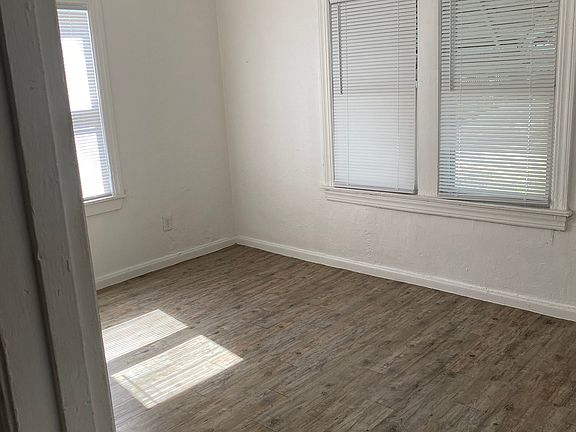 5th image of 115 W Hilda St