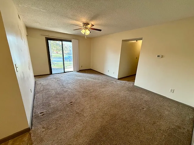 2 bed, 1.5 bath, 1088 sqft, $1,285 — Photo 3