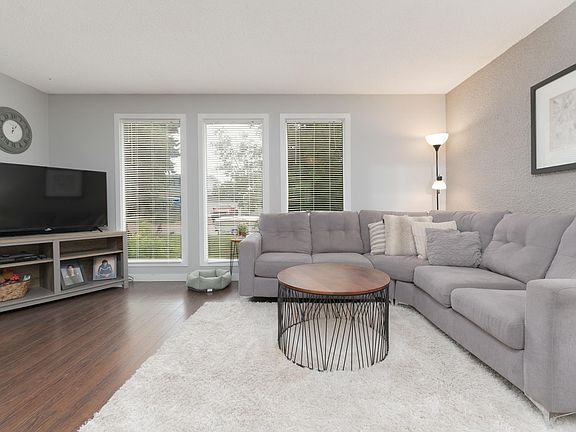 5th image of 63 Waverley Cres