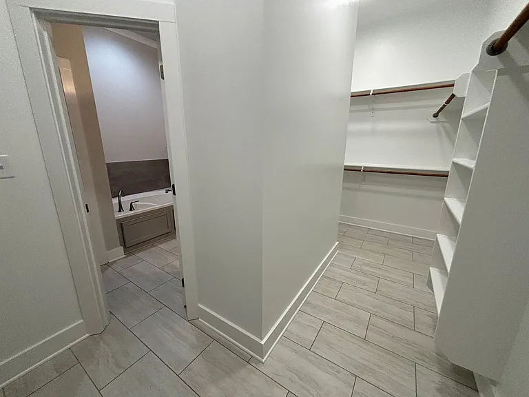 520 Half Moon Ct — Photo 12