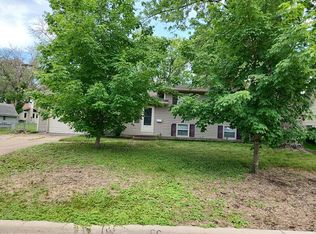 3872 Hillsboro Ave N, New Hope, MN 55427