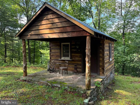 552 Twin Flower Ln, Slanesville, WV 25444