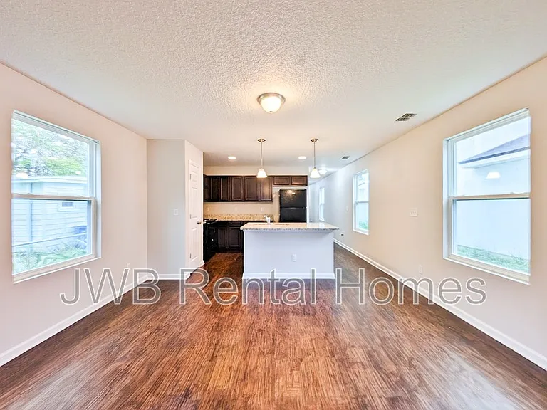 7700 Dandy Ave — Photo 4
