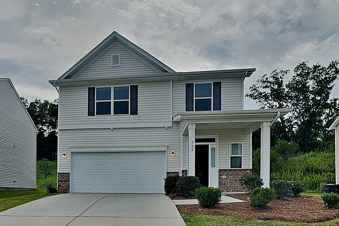 729 Pointe Andrews Dr — Photo 1