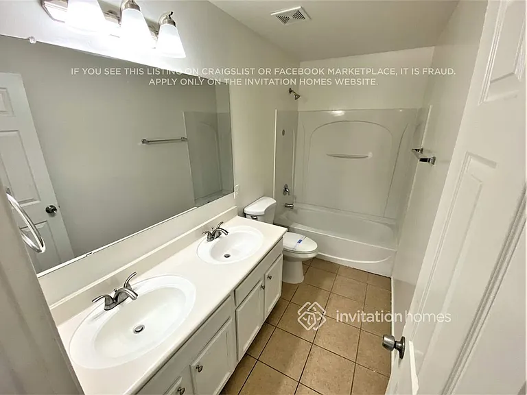 2207 N 92nd Gln — Photo 16