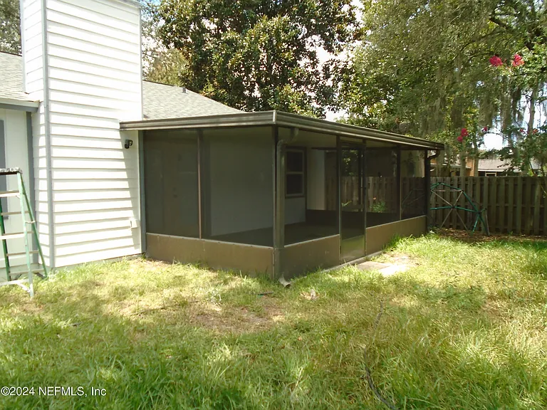 6137 Island Forest Dr — Photo 9