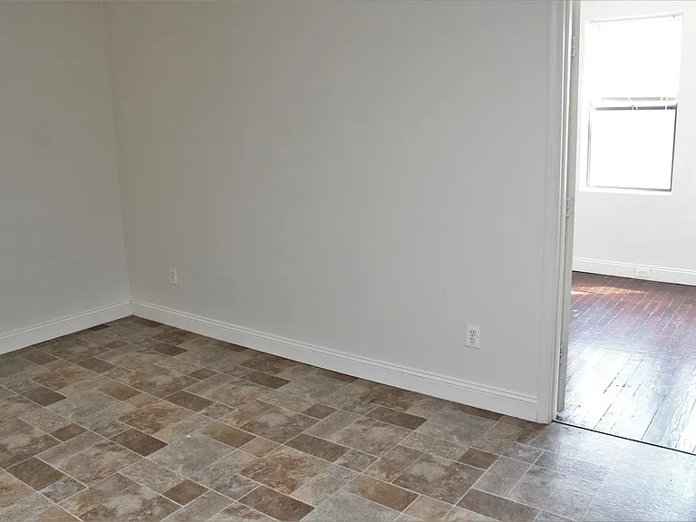 1708 Linden Ave — Photo 8