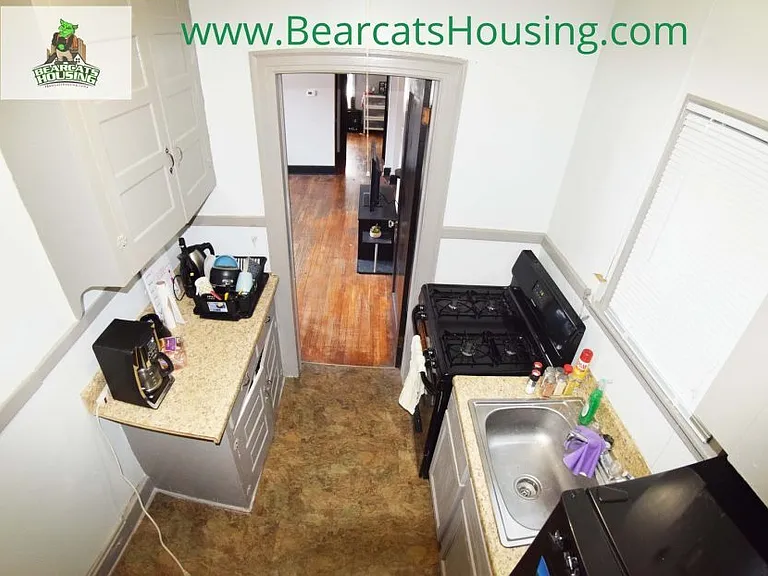 32 Edwards St — Photo 3