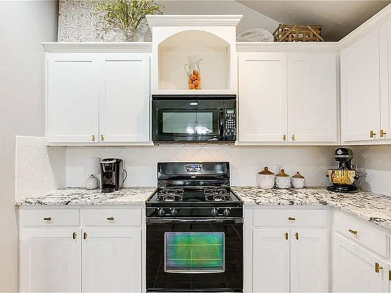 4 bed, 1664 sqft, $2,250 — Photo 3