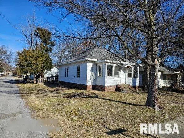 102 E Homer Ave, Harrisburg, IL 62946