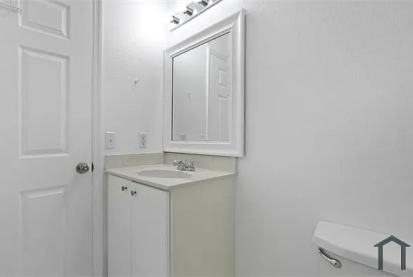 33 E 20th St #205 — Photo 27