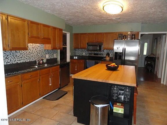 3rd image of 12668 Steeplechase Ln