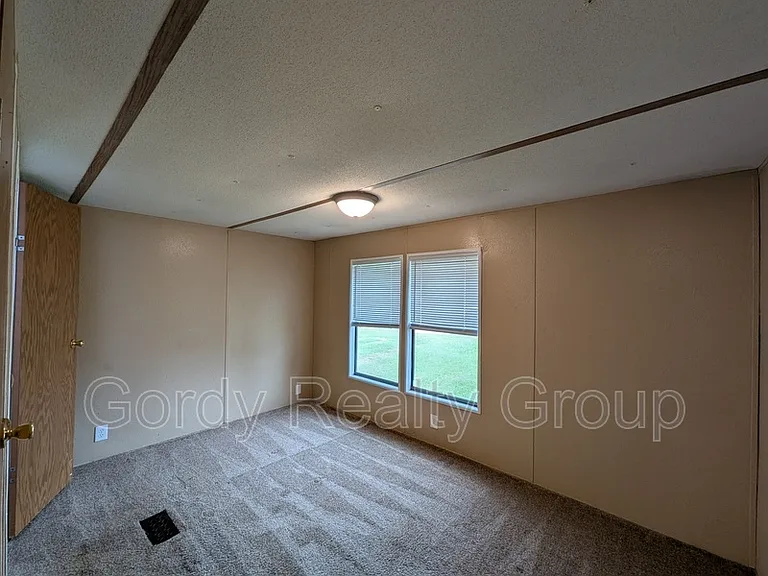 3123 Camp Rd — Photo 4