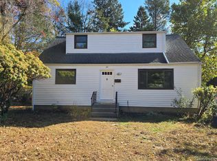 24 Oakbrook Rd, Ossining, NY 10562