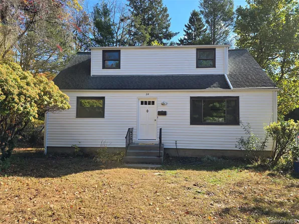 24 Oakbrook Road, Ossining, NY 10562