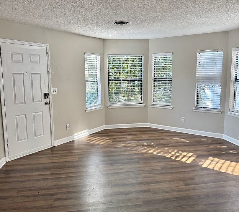 1st image of 415 W 10th St #2B