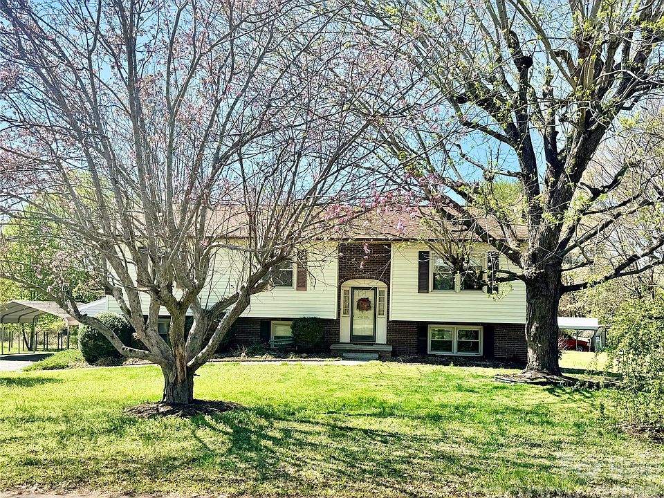 1st image of 2570 Raintree St